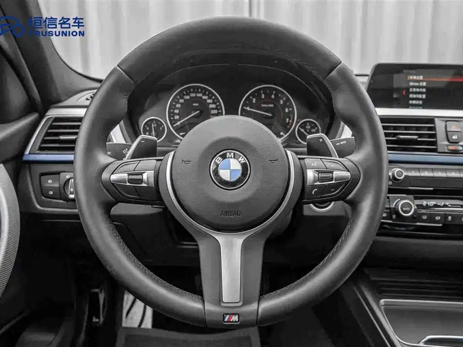 BMW 3 Series 2019 — фото 18