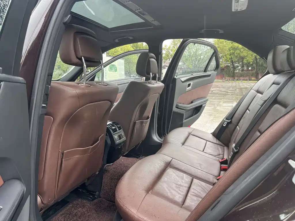 Mercedes-Benz E-Class 2010