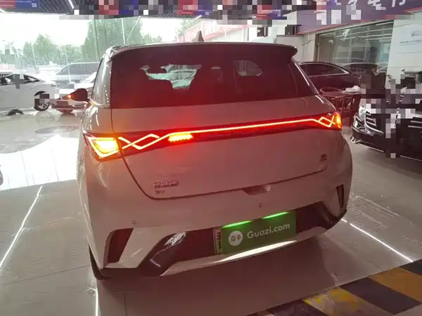 BYD Dolphin 2023