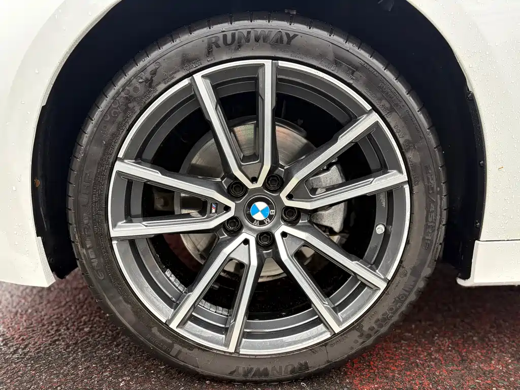 BMW 3 Series 2023 — фото 15