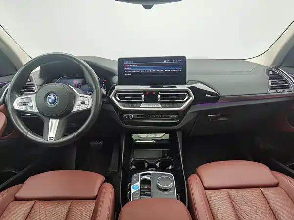 BMW iX3 2024