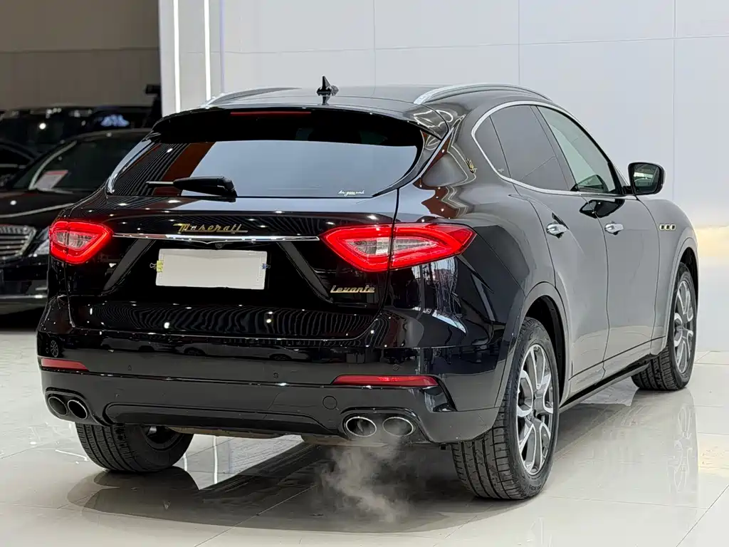 Maserati Levante 2016 — фото 19