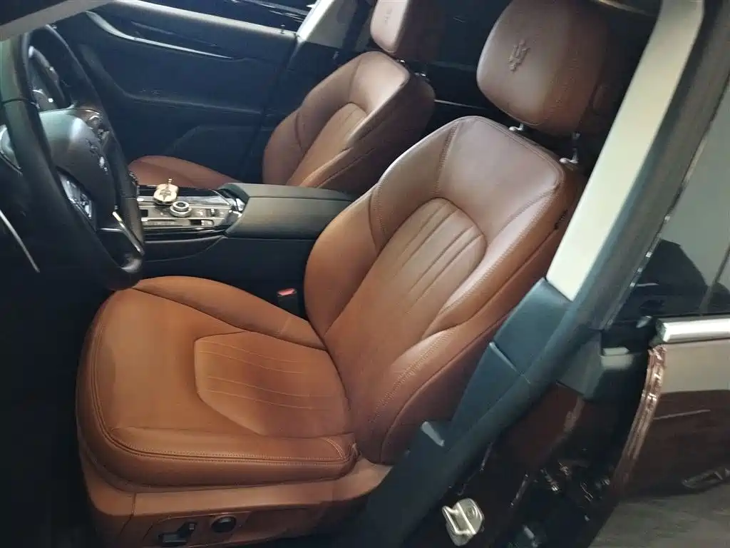 Maserati Levante 2017 — фото 15