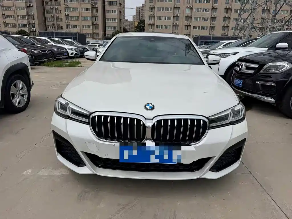 BMW 5 Series 2022 — фото 1