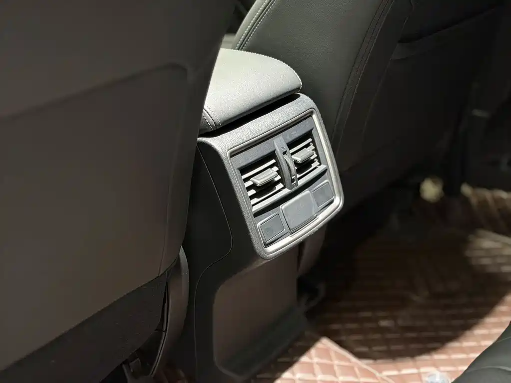 Subaru Forester 2023 — фото 15
