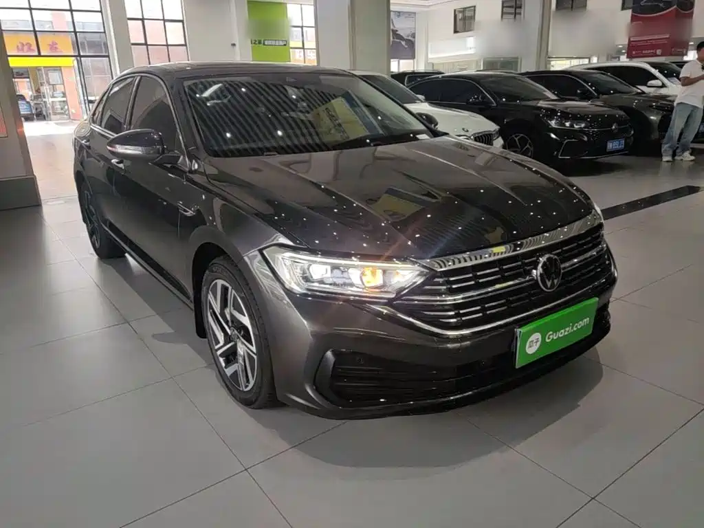 Volkswagen Sagitar 2025
