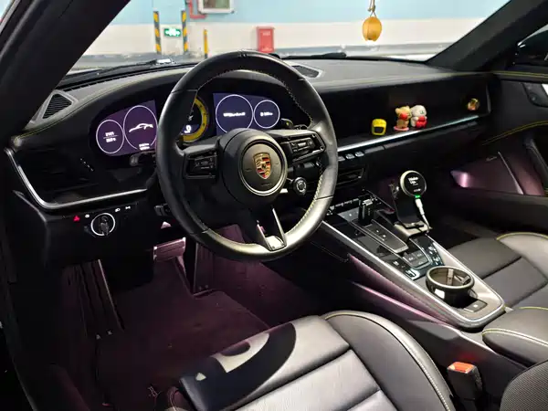 Porsche 911 2023
