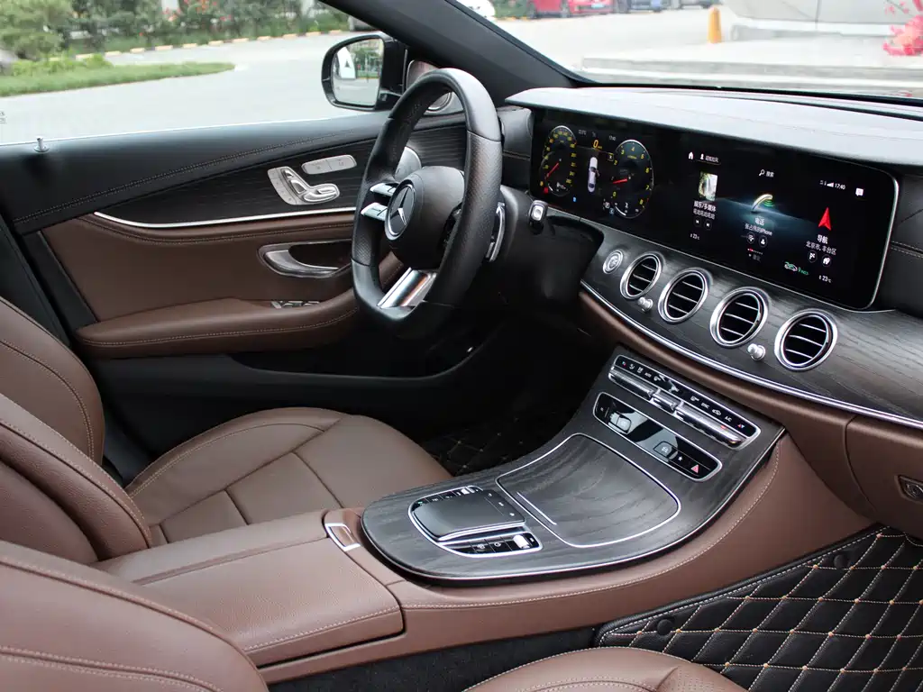 Mercedes-Benz E-Class 2022 — фото 18