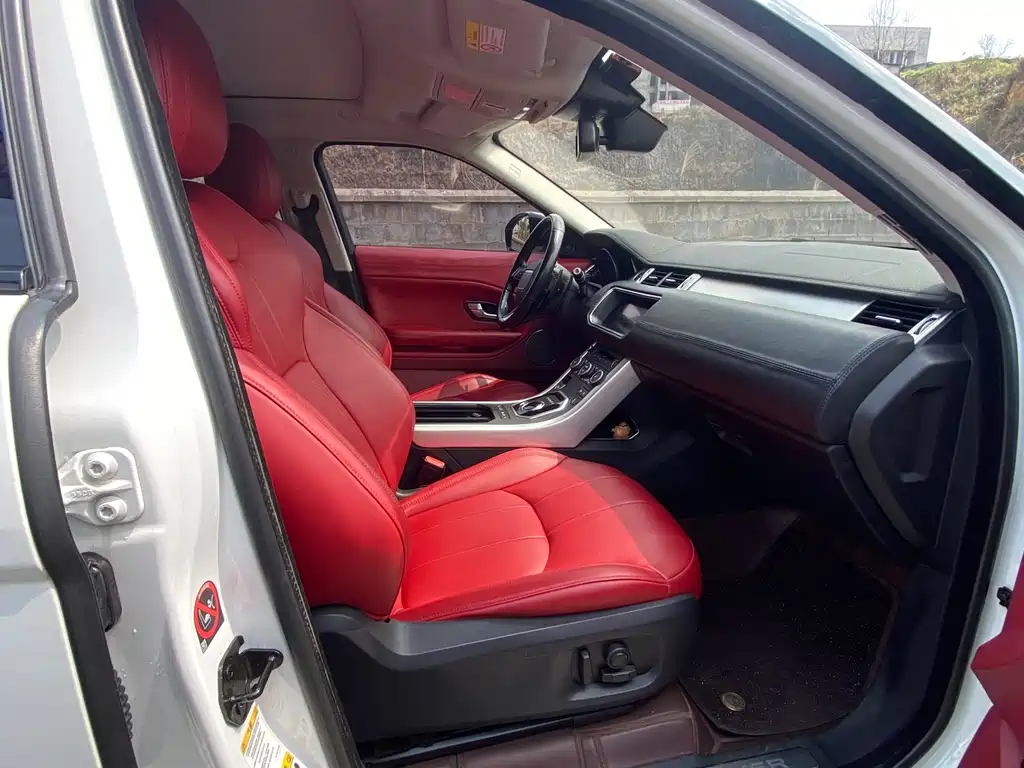 Land Rover Evoque 2018 — фото 10