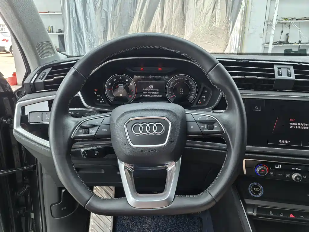 Audi Q3 2023 — фото 10