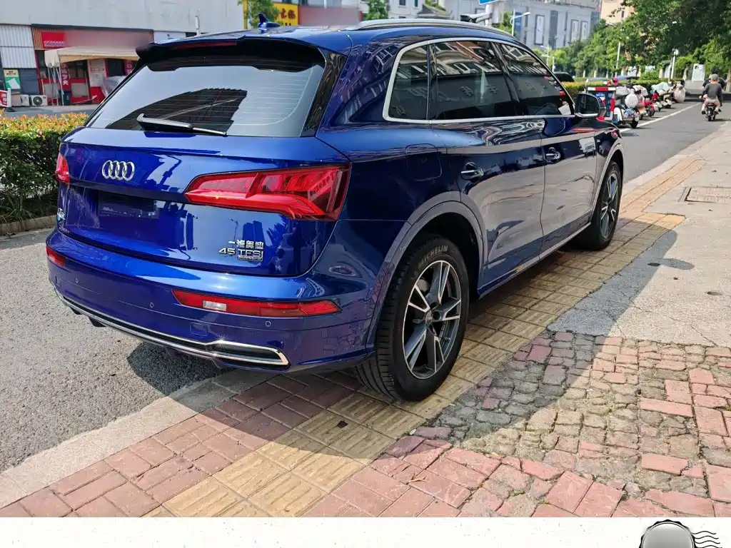 Audi Q5L 2019 — фото 14