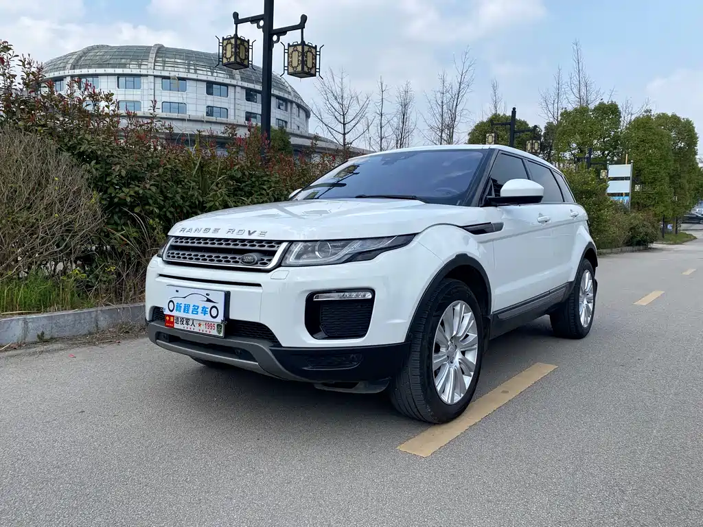 Land Rover Evoque 2018 — фото 1