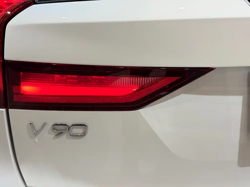 Volvo V90 2018 — фото 16