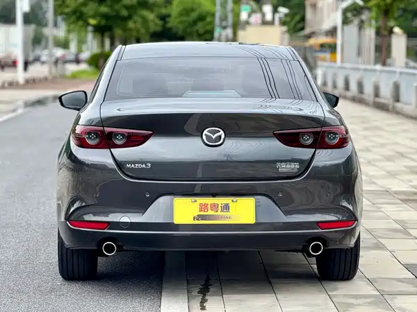 Mazda 3 Axela 2024
