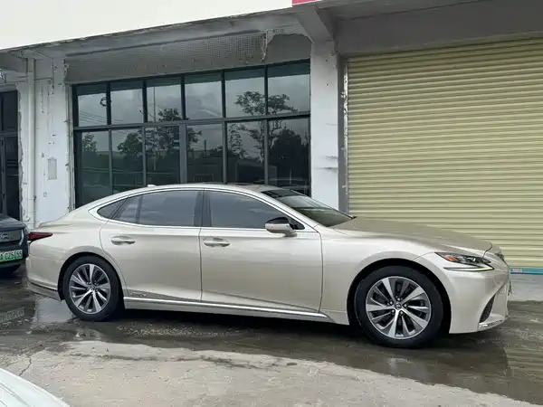 Lexus LS 2019