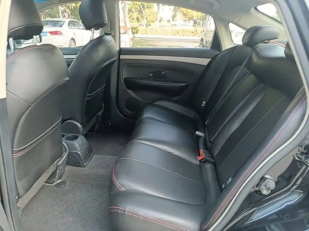 Nissan Sylphy 2018 — фото 17