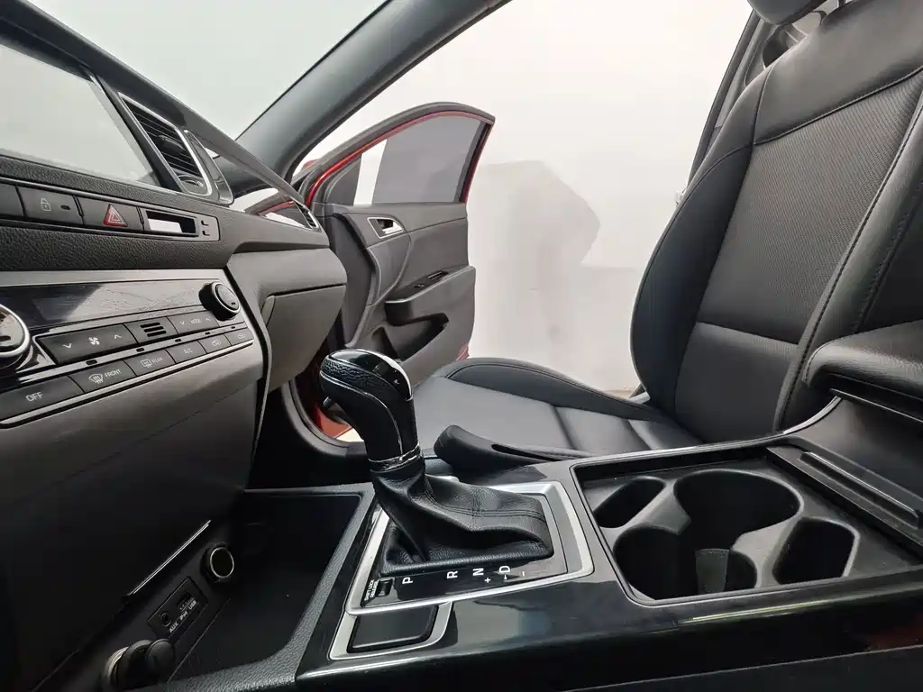 Hyundai Mistra 2015 — фото 12