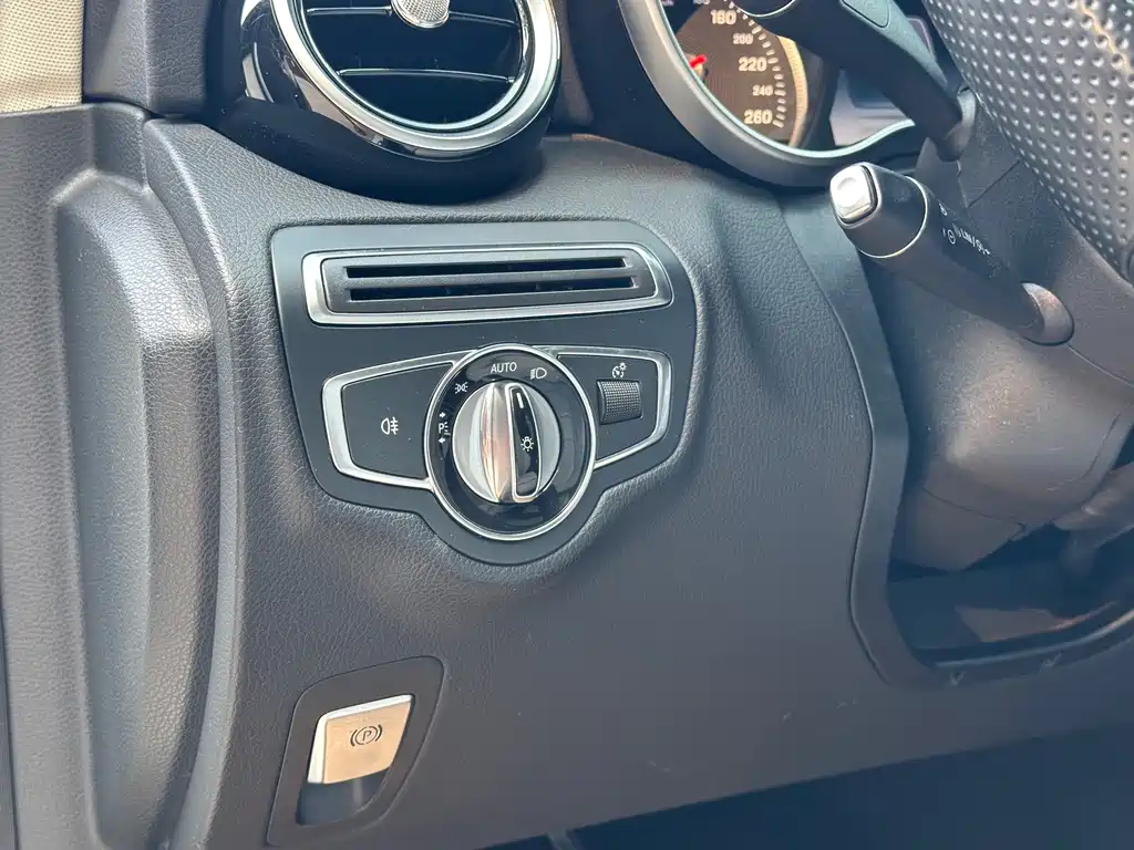 Mercedes-Benz C-Class 2015 — фото 18