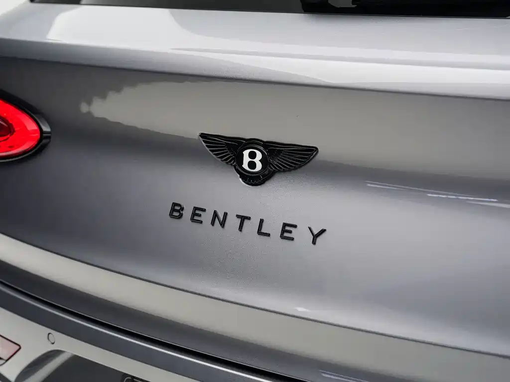 Bentley Bentayga 2022 — фото 8