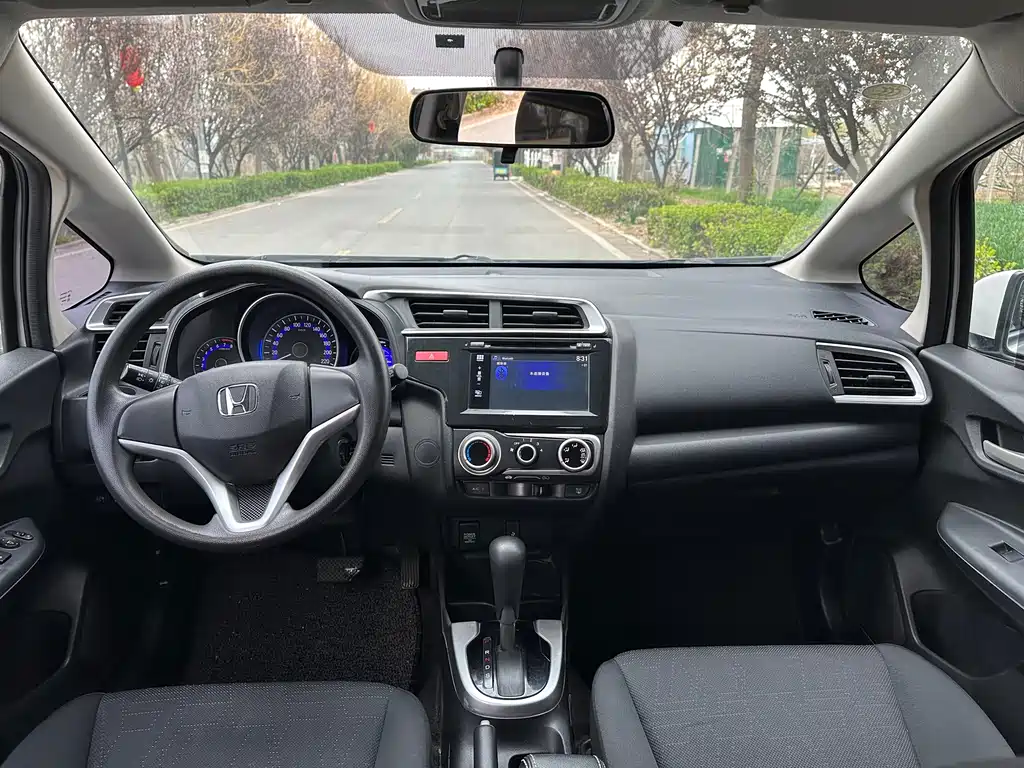 Honda Fit 2015 — фото 10