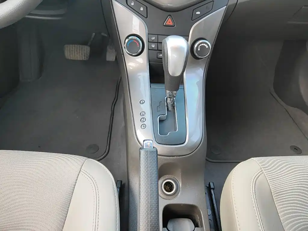 Chevrolet Cruze 2015 — фото 14