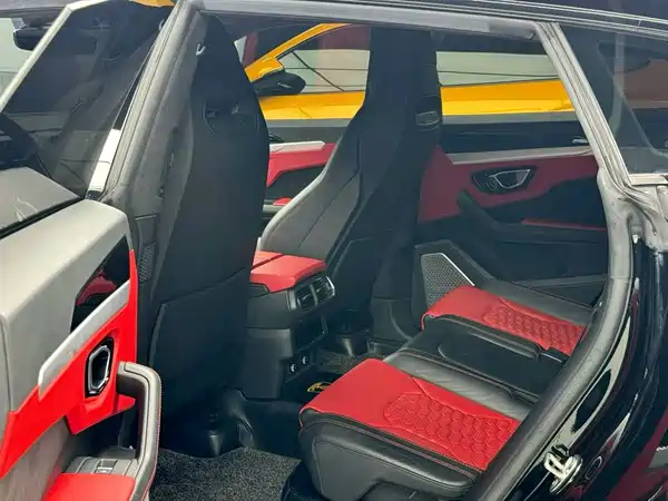 Lamborghini Urus 2021