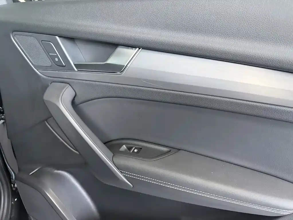 Audi Q5L 2022 — фото 13