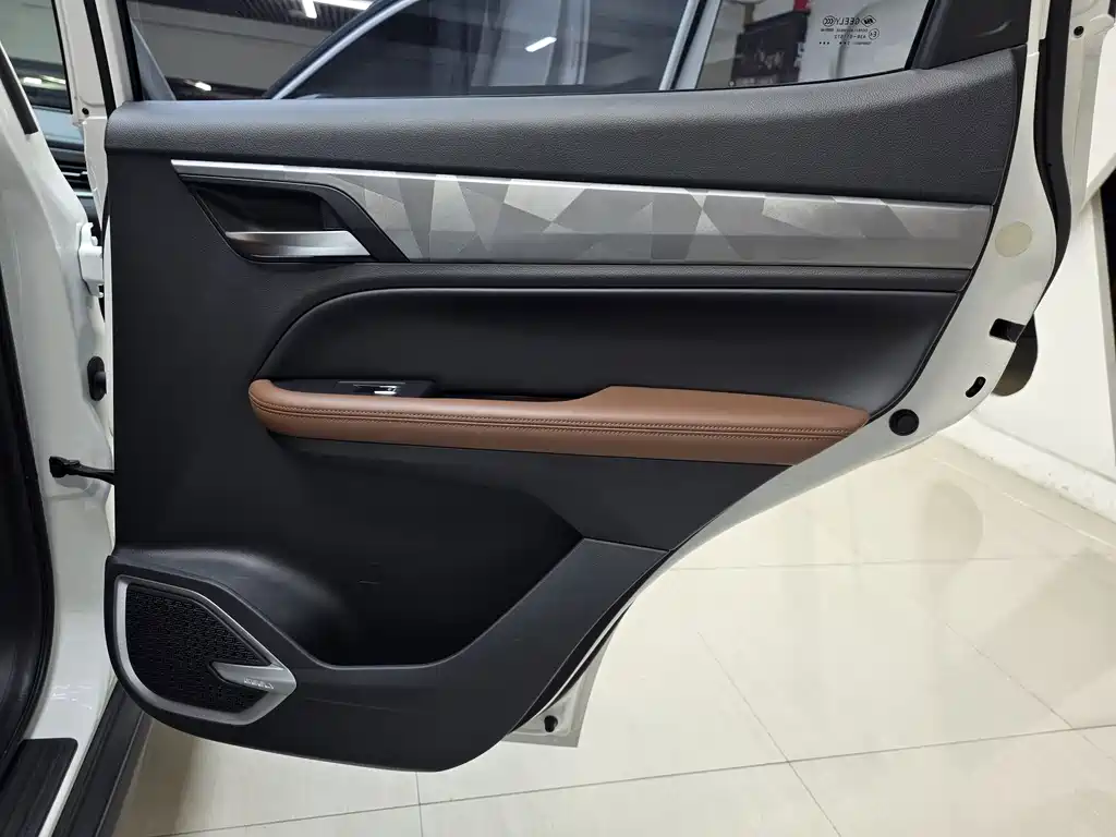 Geely Vision X6 2022 — фото 12