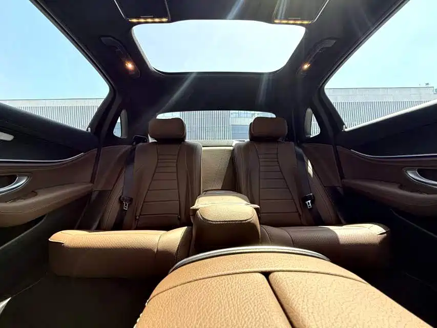 Mercedes-Benz E-Class 2023 — фото 10