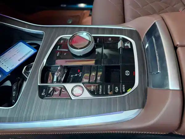 BMW X7 2025