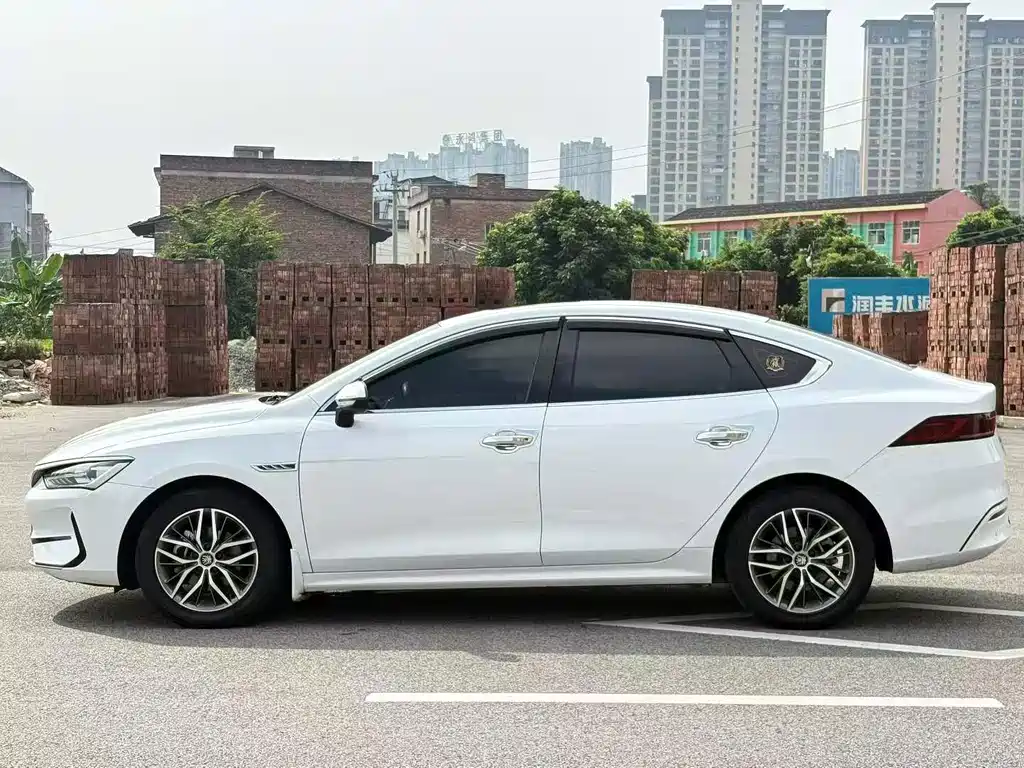 BYD Qin PLUS 2022 — фото 8