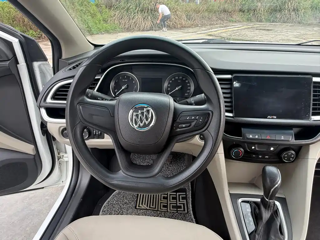 Buick Excelle 2015 — фото 12