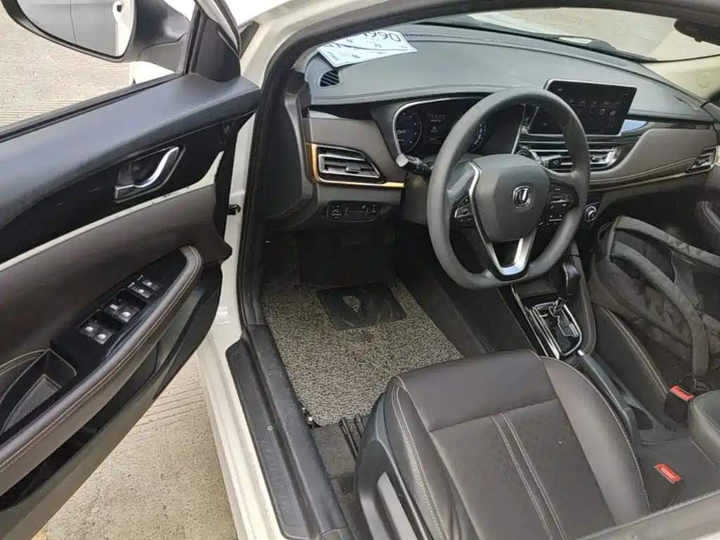Changan Eado DT 2018 — фото 12