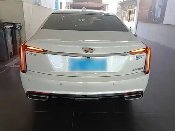 Cadillac CT6 2025