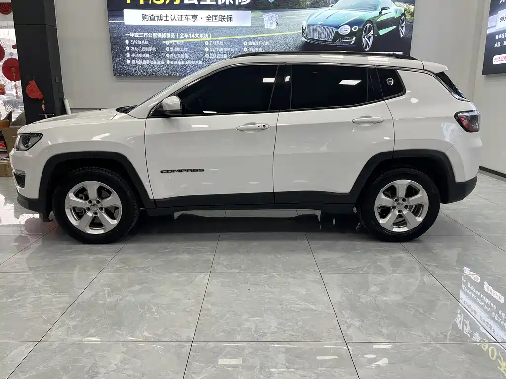 Jeep Compass 2020 — фото 17
