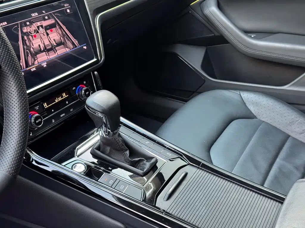 Volkswagen Phideon 2018 — фото 20
