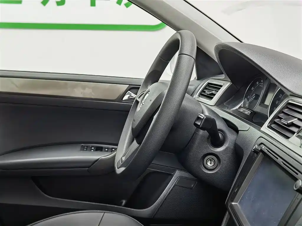 Skoda Rapid Spaceback 2016 — фото 22