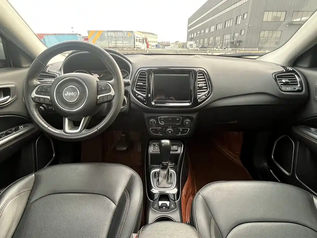 Jeep Compass 2020 — фото 28