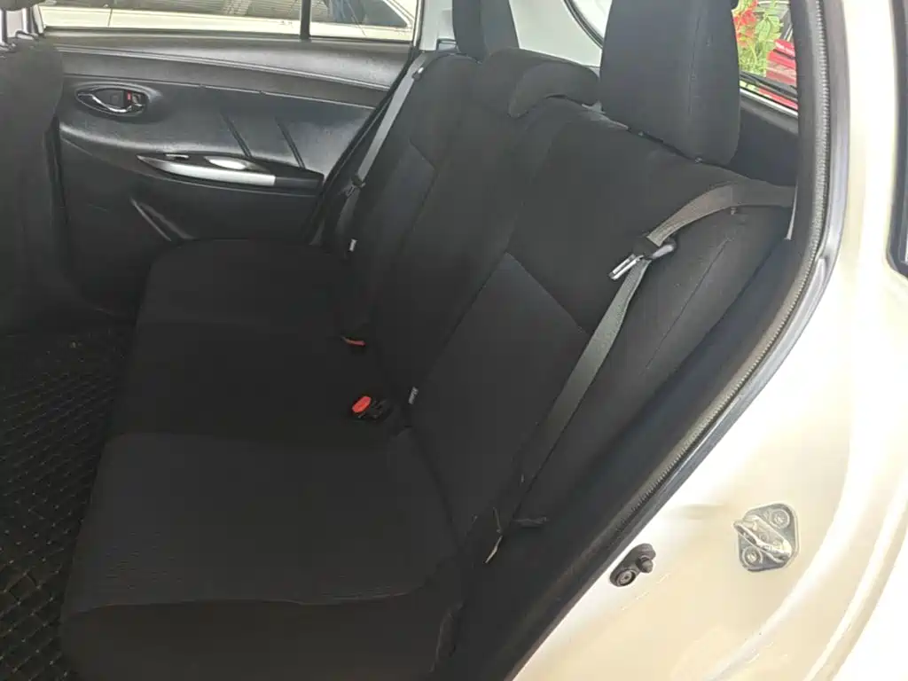 Toyota Yaris L 2016 — фото 17