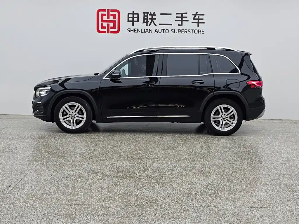 Mercedes-Benz GLB 2023