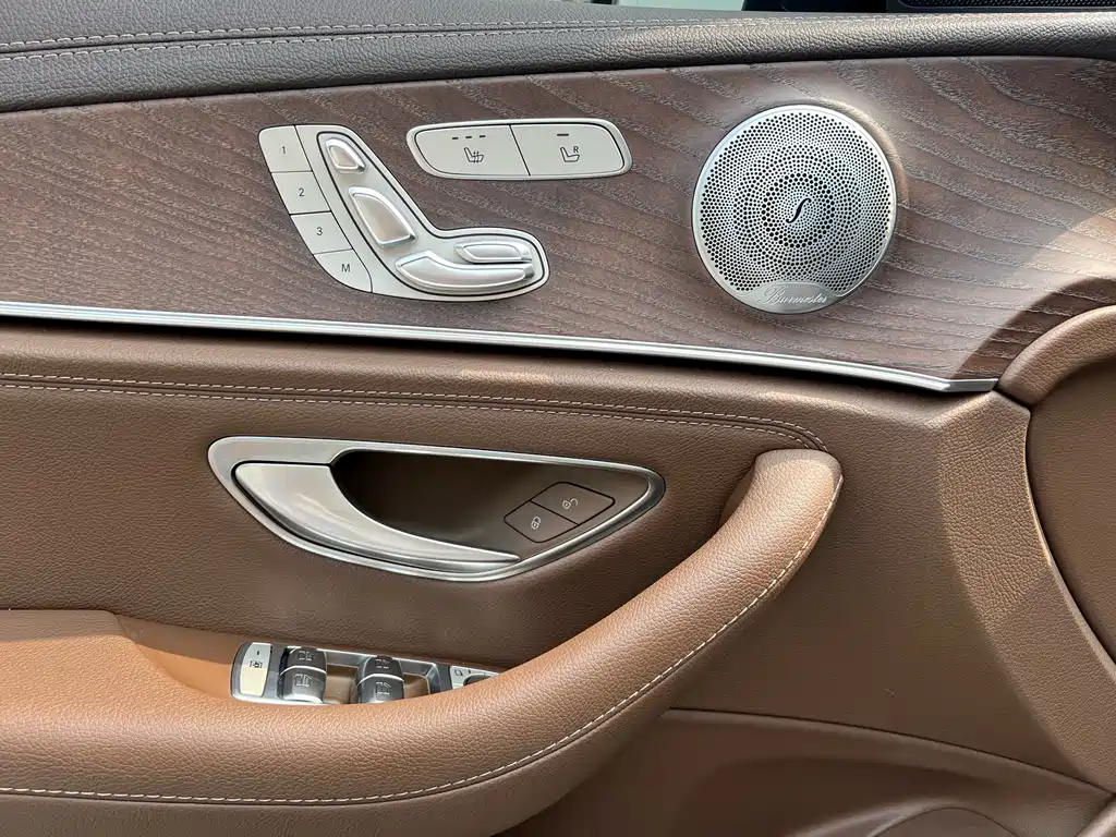 Mercedes-Benz E-Class 2021 — фото 15