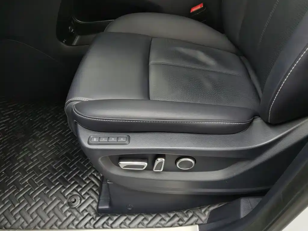 GAC Trumpchi M8 2022 — фото 20