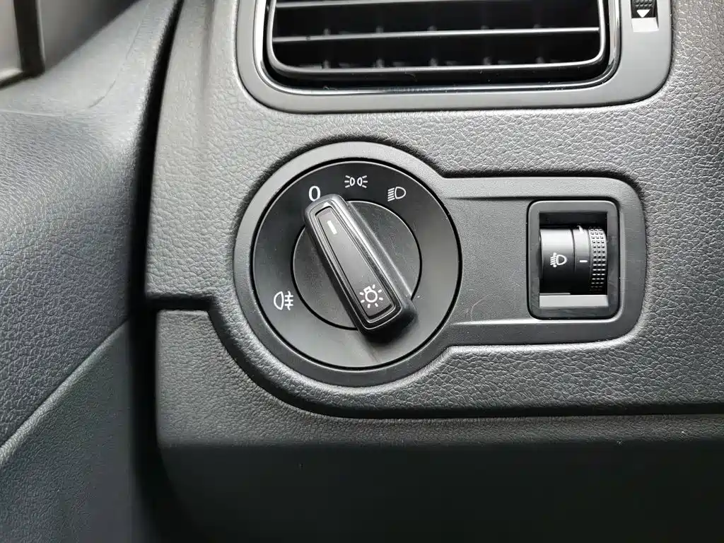 Volkswagen Polo 2018 — фото 21