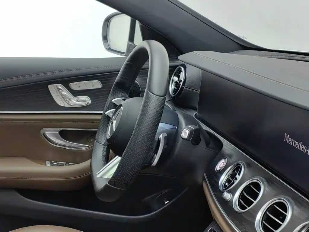 Mercedes-Benz E-Class 2020 — фото 22