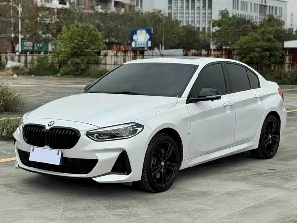 BMW 1 Series 2021