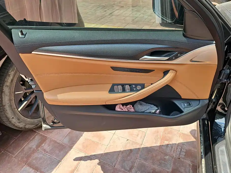 BMW 5 Series 2021