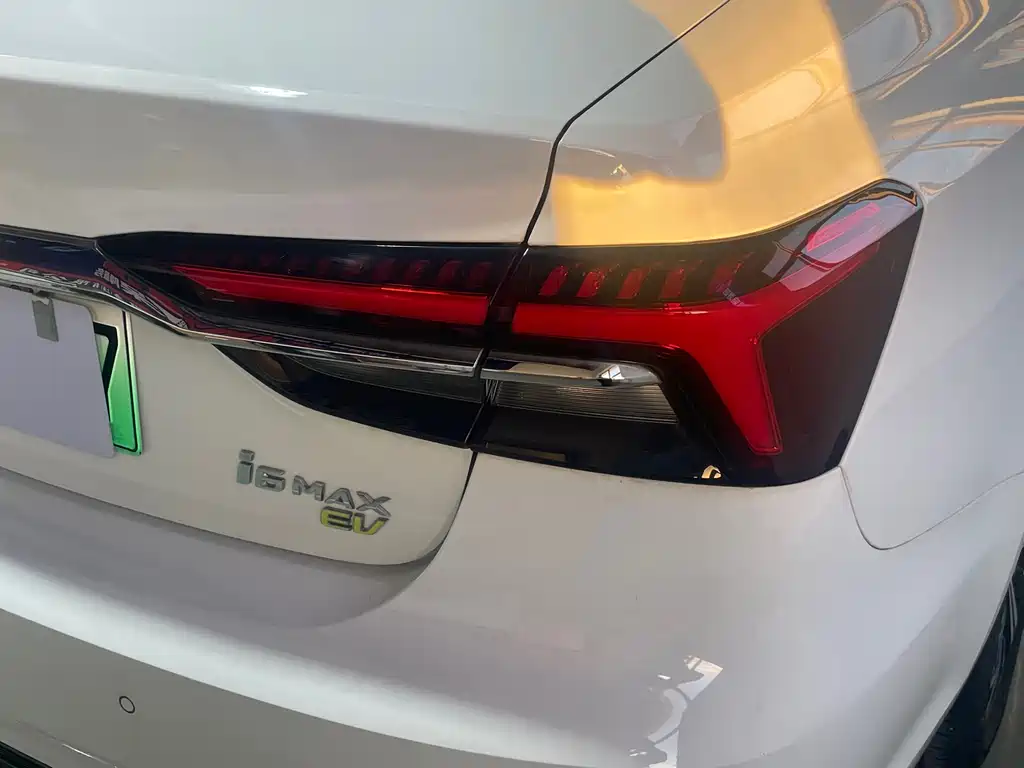 Roewe i6 MAX New Energy 2026 — фото 22