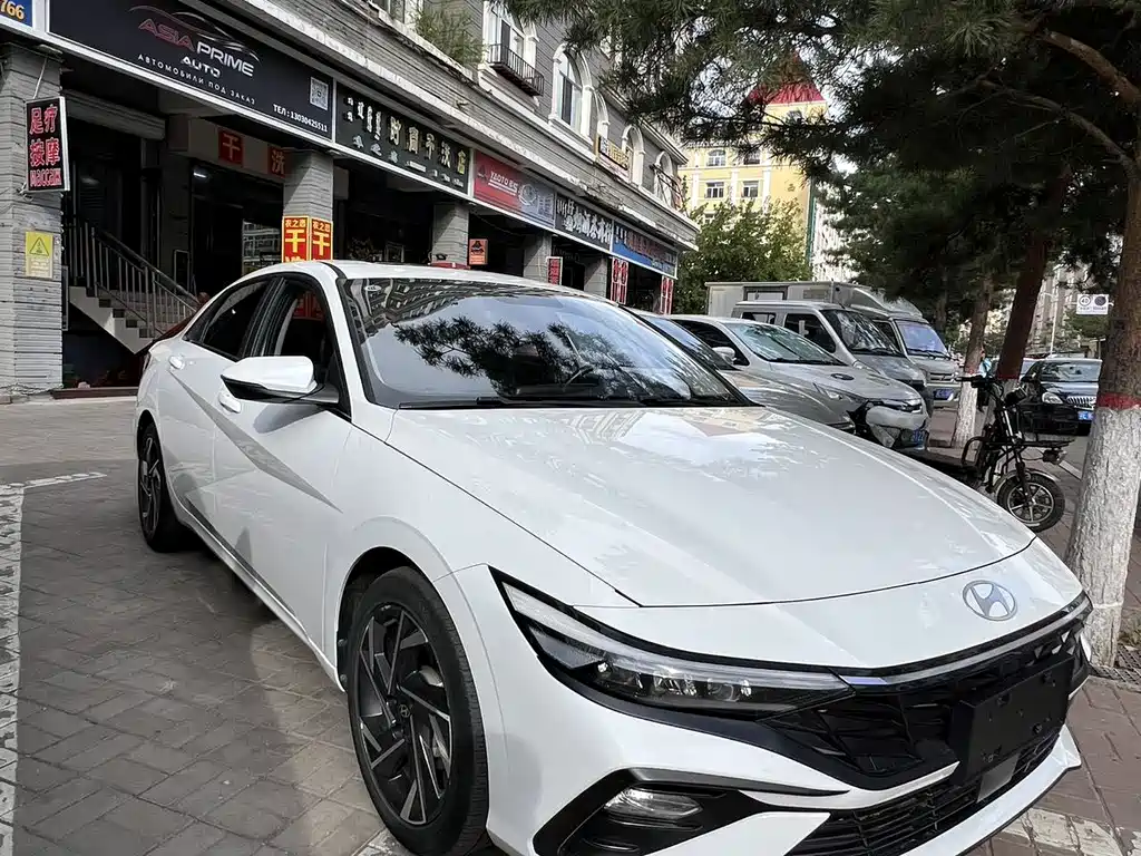 Hyundai Elantra 2023