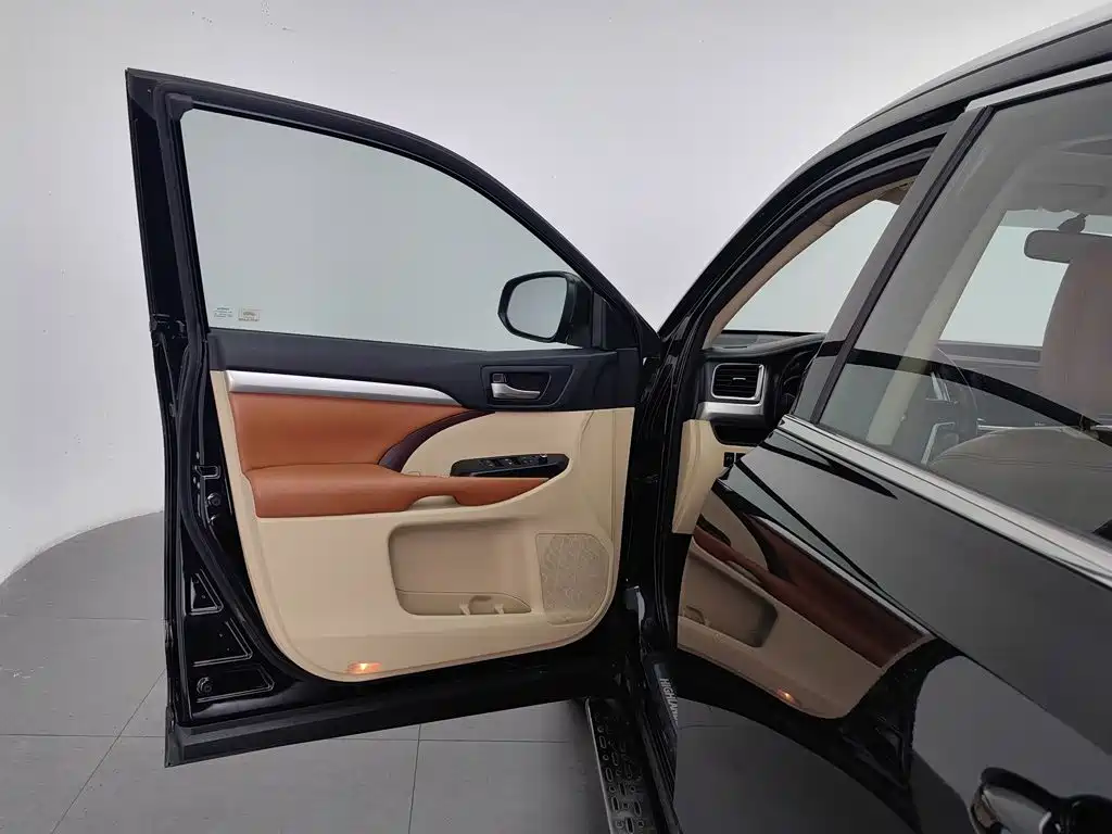 Toyota Highlander 2015 — фото 8