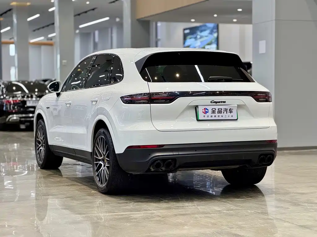 Porsche Cayenne Hybrid 2021 — фото 4